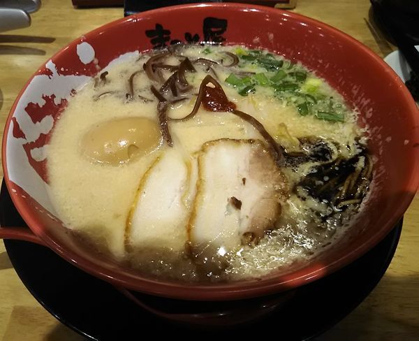「とろ～り半熟煮玉子牛じゃんラーメン（硬め）￥853＋替玉￥0」@ラーメン まこと屋 厚木山際店の写真