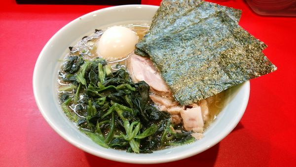 「ラーメンホウレンソウ味玉」@横浜家系ラーメン 志田家 蒲田店の写真
