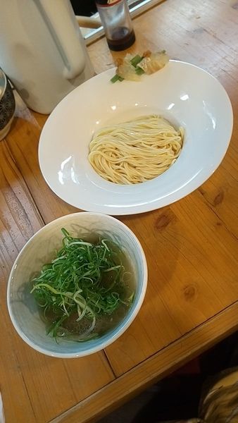「【限定】真鯛つけ麺（山葵のミニ鯛茶漬け付き）１２００円」@ろく月の写真