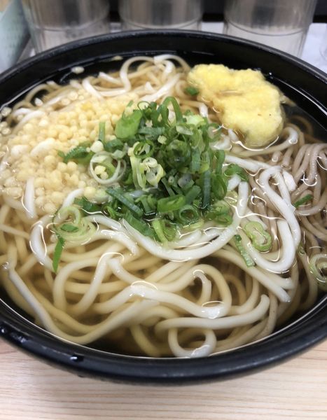 「紅白うどんそば」@王冠の写真