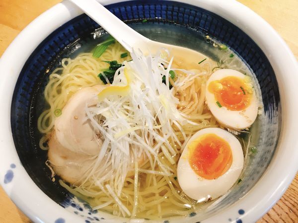 「俺流 塩らーめん +味玉」@俺流塩らーめん 渋谷本店の写真