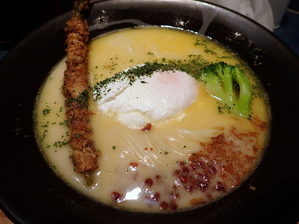 「鶏白湯そば」@麺巧 潮の写真