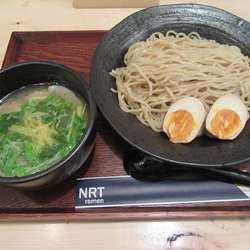 味玉ゆず塩つけ麺　大盛同料金（９５０円）