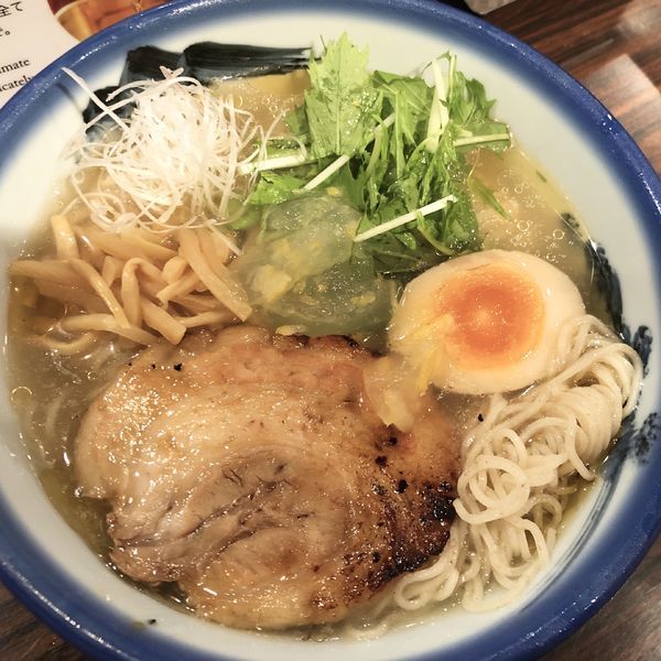 「冷やし柚子塩麺（炙りチャーシュー）」@AFURI 麻布十番店の写真