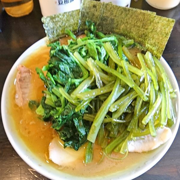 「チャーシューメン800　くきわかめ100　ほうれん草100」@家系ラーメン ジェット家の写真