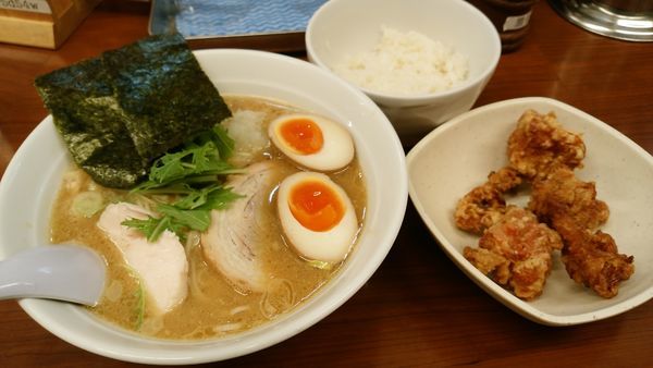 「味玉鶏白湯濃厚ランチセット」@らーめん大鳳の写真