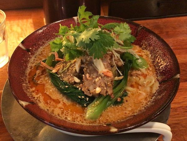 「担々麺(本日のおすすめ)＋半ライス(900円＋150円)」@麺・DINING 毘沙門天の写真