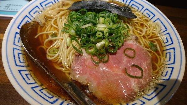 「瀬戸内醬油ラーメン＋大盛」@ねいろ屋 神保町店の写真
