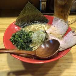 牛骨ラーメン☆麺やうしまる！