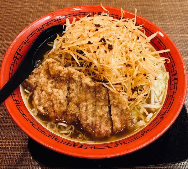 「排骨辛菜麺（￥1050）」@万世拉麺 日比谷店の写真