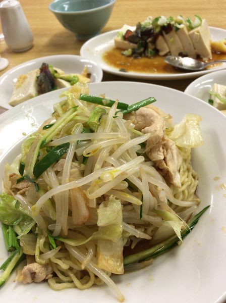 「冷やしニンニクラーメン ８００円」@香港飯店の写真