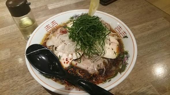 「冷やし肉ソバ980円」@ソラノイロ トンコツ&キノコの写真