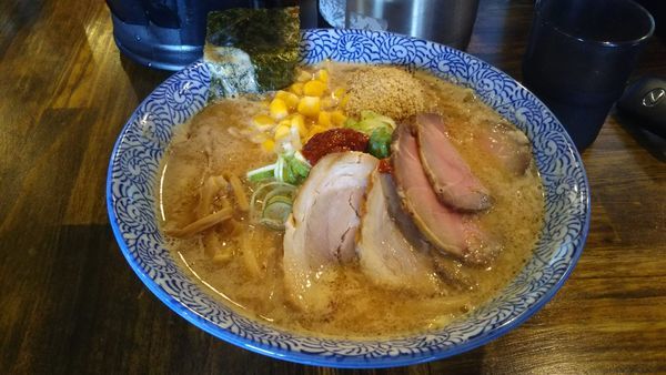 「白味噌ラーメン、チャーシュートッピング」@麺処 諭吉の写真
