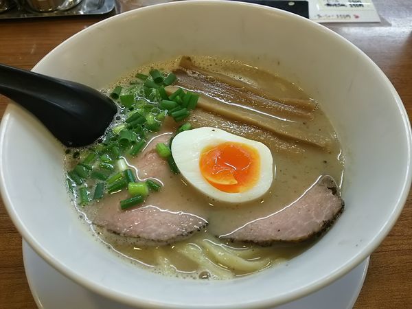 「こくとん塩ラーメン　（並）」@あいつのラーメン かたぐるま 本店の写真