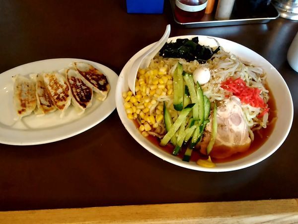 「冷やし中華(並盛・260g)870円＋餃子」@大龍の写真