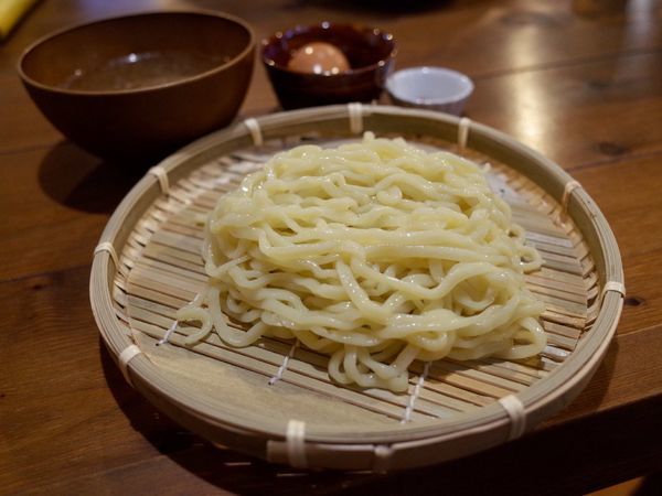 「焼干しざる中華 鮎100…700円＋洗い飯…100円」@麺切り 白流の写真