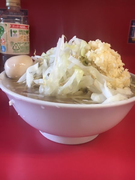 「小ラーメン  味玉  ➕ニンニク」@ラーメン二郎 千住大橋駅前店の写真