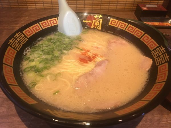 「ラーメン＋替え玉」@一蘭 千葉出洲港店の写真