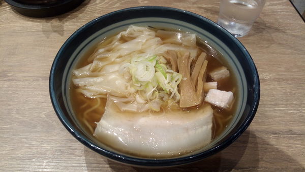 「ワンタンメン」@ワンタンメンの満月 福岡空港店の写真