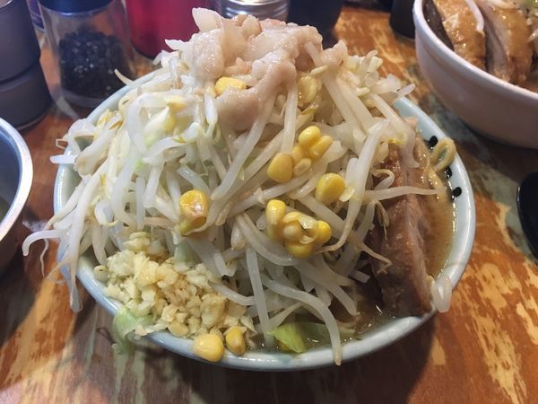 「プチ二郎（ニンニク、野菜、アブラ）生卵」@ラーメン二郎 八王子野猿街道店2の写真