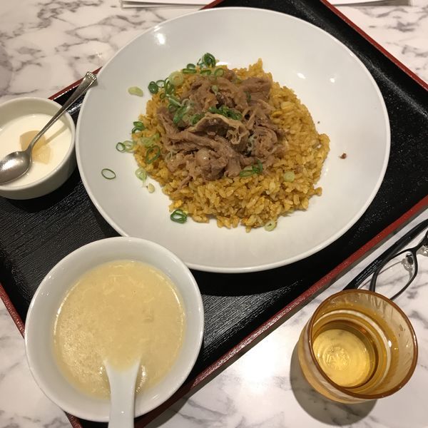 「ビーフandカレーチャーハン 並盛」@中華料理 雁川の写真