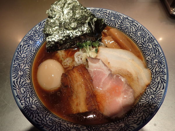 「特製中華そば」@豚骨一燈の写真