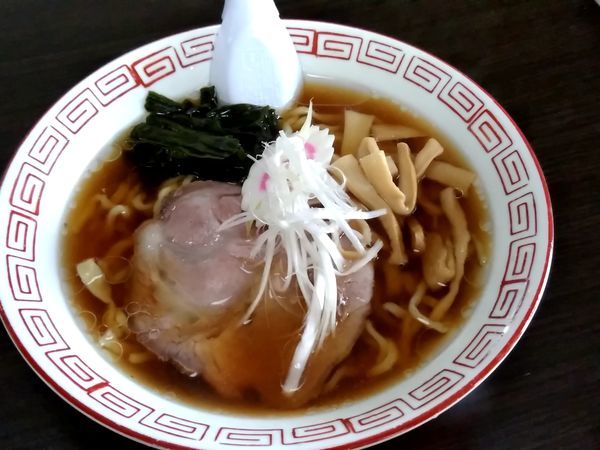 「ラーメン(並盛・180g)550円」@わたりやの写真