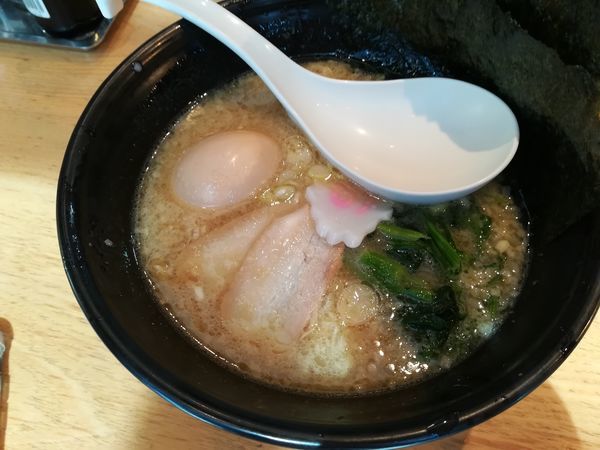 「くろ味玉」@TOKYO豚骨BASE MADE by 博多一風堂 ペリエ海浜幕張店の写真