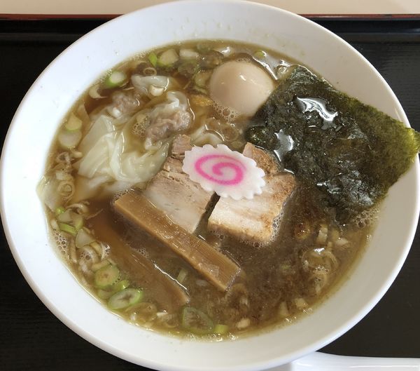 「ラーメン並＋味玉子＋ワンタン（￥700＋￥100＋￥150）」@東京大勝軒の写真