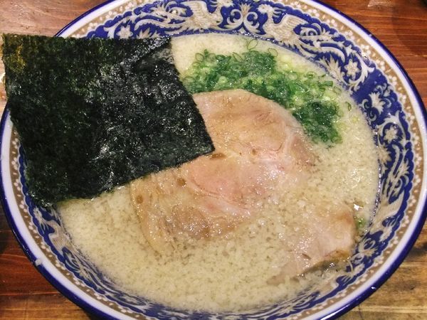 「正油ラーメン(750円)」@にんにくや 堀之内店の写真