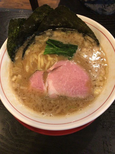 「濃厚豚骨醤油ラーメン（850円）」@まるふじ食堂の写真