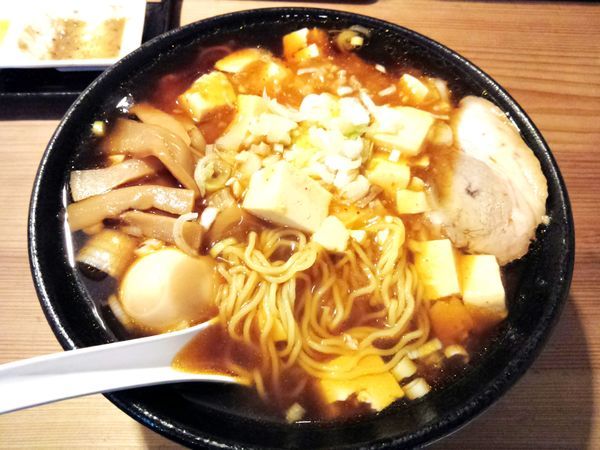 「【ラーパス限定】麻婆ラーメン ￥900」@とんかつ 熊さん 大宮店の写真