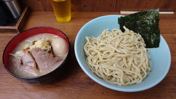 「つけめん（800円）＋味玉子（100円）ニンニクアブラ」@ラーメン二郎 池袋東口店の写真