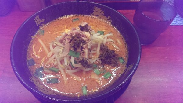 「辛ラーメン、替え玉w」@とんこつラーメン 博多風龍 渋谷店の写真