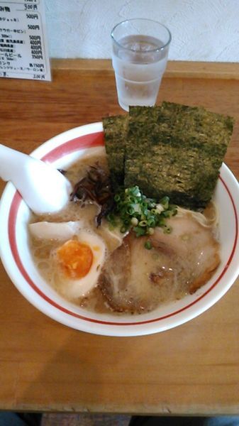 「豚骨味玉細麺　650円　ラーパス特典　替玉」@とんこつラーメン 光★MENJIの写真
