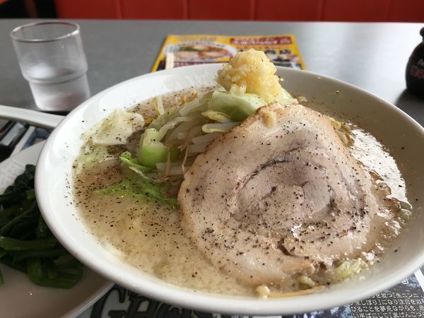 「嵐げんこつGHOST（トッピングオプションほうれん草）」@らあめん花月嵐 ひたちなか高場店の写真