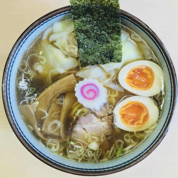 「わんたんめん玉子入り ¥850円」@いつみ屋の写真
