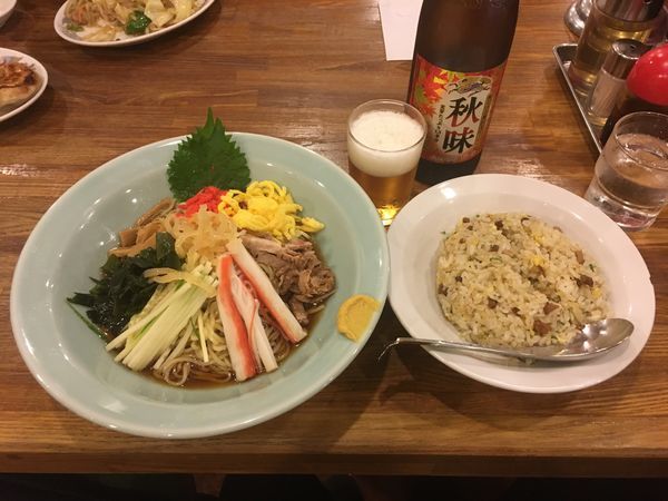 「黒酢の冷やし中華 セットA（半チャーハン）980円」@龍王 本店の写真