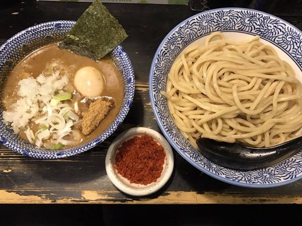 「辛つけ 中盛 +味付玉子」@狼煙 〜NOROSHI〜の写真