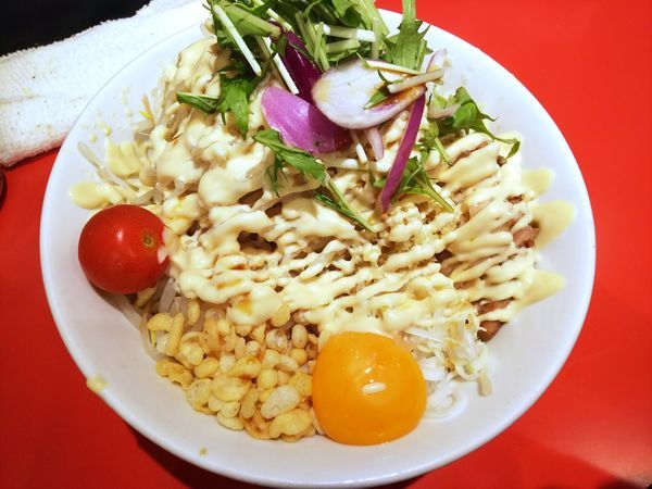 「冷やしまぜそば　辛玉以外全マシ　850円」@用心棒の写真