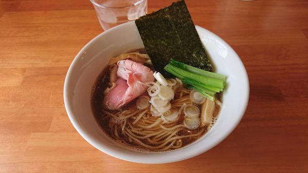 「【限定】淡麗煮干しらーめん 700円 + 替玉 100円」@らーめん コッコの写真