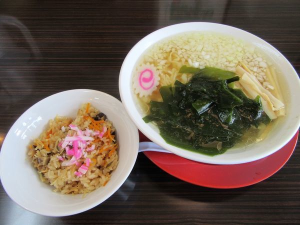 「限定　スーラータンメン（６００円）＋ホタテ炊き込みご飯」@餃子とらーめん専門店 中村屋 荒川沖店の写真