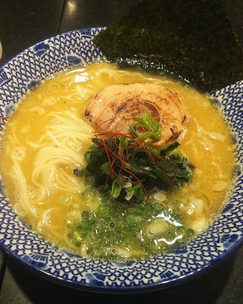 「地鶏ガラ醤油らーめん」@青山焼鳥倶楽部の写真