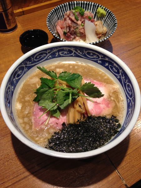 「特級鮪そば850円海鮮丼430円」@寿製麺よしかわ 川越店の写真
