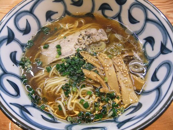 「金澤らーめん 牛テールスープの醤油味（900円）」@酒酔 醍醐 金沢店の写真