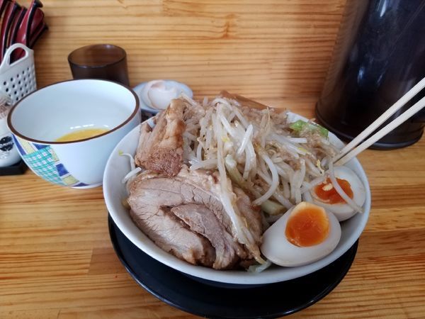 「極太麺、汁なし、味玉、生卵」@麺屋 とん嬉の写真