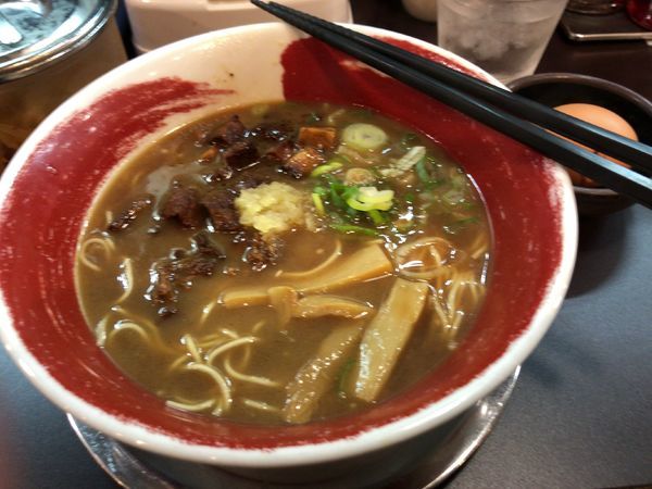 「特製にんにくラーメン 790円」@徳島ラーメン 麺王 神戸元町店の写真