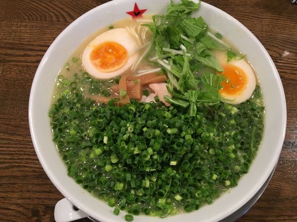 「鶏骨ラーメン ネギ・味玉のせ」@男寿狼の写真