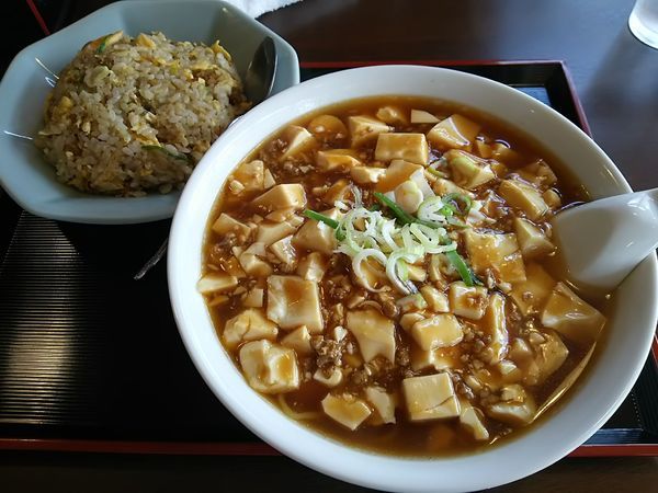「【限定】麻婆ラーメン＋半炒飯　※コーヒー１杯無料」@中国料理 竹園の写真