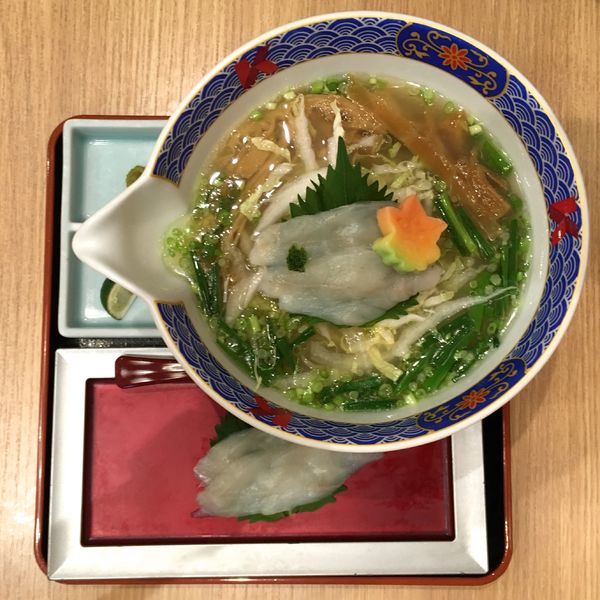 「ふぐだし潮らーめん ＋ 昆布〆ふぐ ＋ ふぐ茶漬け」@ふぐだし潮 八代目けいすけ 東急プラザ銀座店の写真